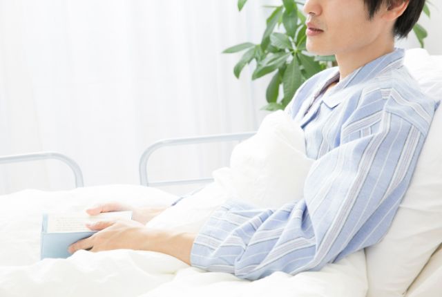 入院中の男性